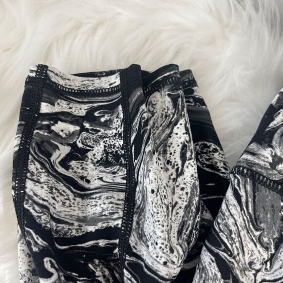 Torrid Active Black/White Marble Print Moisture Wicking Workout Leggings Sz  2X - Picture 7 of 7